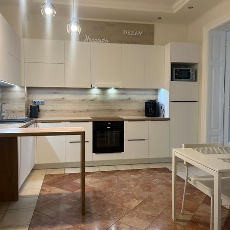 Leo Apartment Obchodna - Family Bratysława Zewnętrze zdjęcie