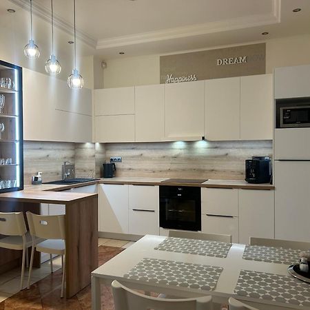 Leo Apartment Obchodna - Family Bratysława Zewnętrze zdjęcie